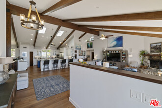 30119 Harvester Rd in Malibu, CA - Building Photo - Building Photo