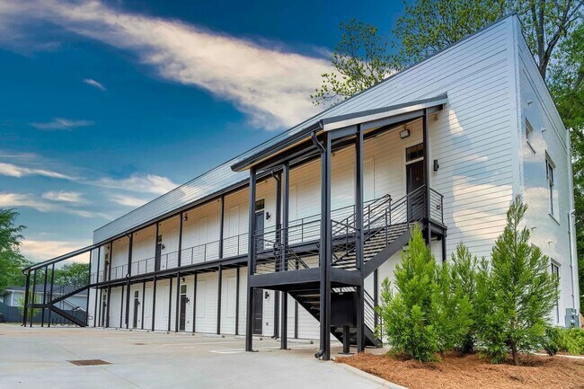 788 Bonaventure Ave NE-Unit -5.1347326 in Atlanta, GA - Building Photo - Building Photo