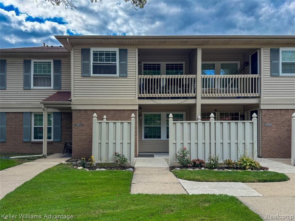 19206 Northridge Dr in Northville, MI - Building Photo