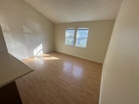 286 Pleasant St in Hinesville, GA - Building Photo