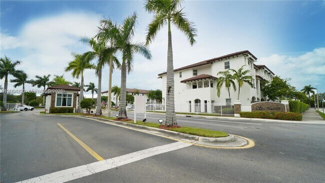 8900 NW 97th Ave in Doral, FL - Building Photo - Building Photo