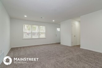 7411 NW Oak Dr in Kansas City, MO - Building Photo - Building Photo