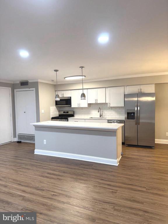 7553 Spring Lake Dr in Bethesda, MD - Building Photo - Building Photo