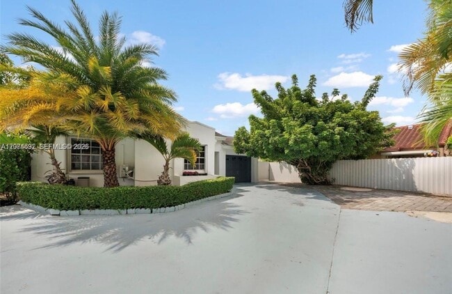 property at 15642 SW 59th St