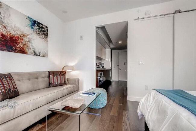 605 W 42nd St in New York, NY - Building Photo - Building Photo