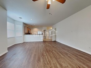 10126 Sand Tracks Ct in Houston, TX - Foto de edificio - Building Photo