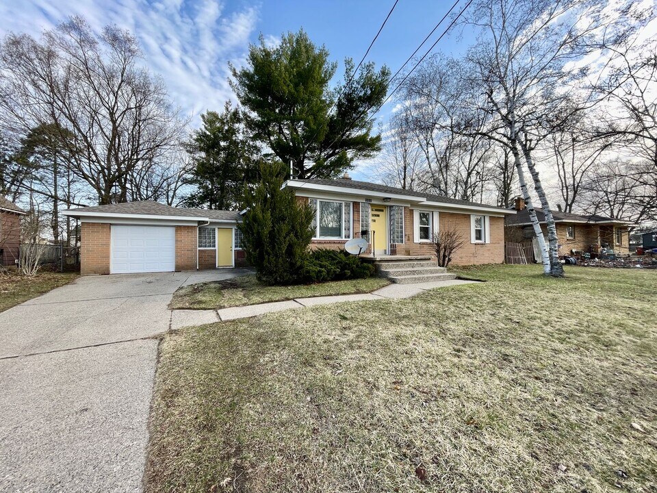1433 Mark St NE in Grand Rapids, MI - Building Photo