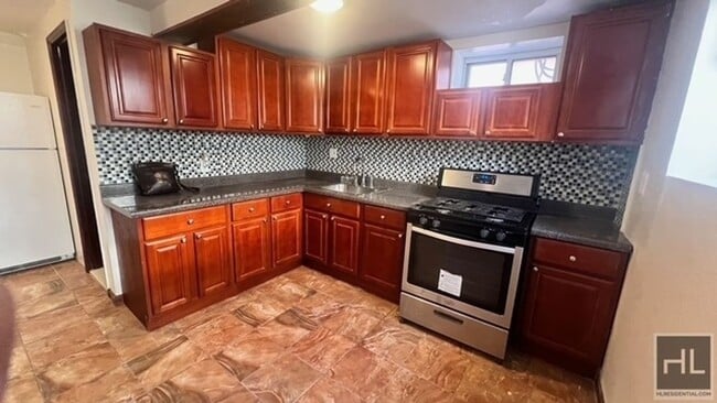 720 E 39th St in Brooklyn, NY - Building Photo - Building Photo