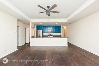 2307 W Wolfram St in Chicago, IL - Building Photo - Building Photo