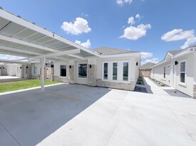 817 N Woodson Ave in Edinburg, TX - Building Photo