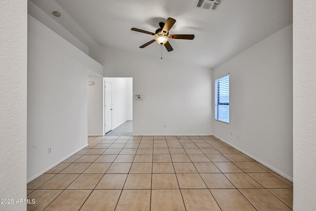 8606 W College Dr in Phoenix, AZ - Building Photo - Building Photo