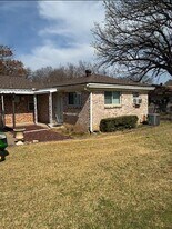 1225 Harris Ave in Hurst, TX - Building Photo