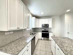 2858 Ridge Berry Rd in New Braunfels, TX - Building Photo - Building Photo