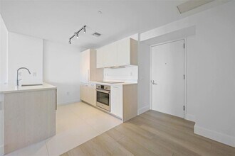 501 NE 31st St, Unit 3404 in Miami, FL - Foto de edificio - Building Photo