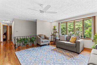 27 Ridge Hill Ave, Unit 27 in Malden, MA - Building Photo - Building Photo