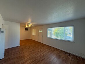 5748 San Ardo Way in North Highlands, CA - Building Photo - Building Photo