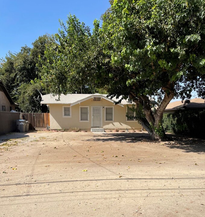 2087 N Marks Ave in Fresno, CA - Building Photo