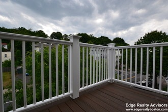 549 Washington St, Unit 3 in Boston, MA - Building Photo - Building Photo