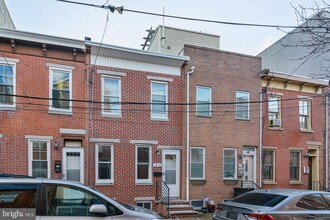 1416 Montrose St in Philadelphia, PA - Building Photo - Building Photo