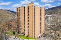 Wilmerding Apartments in Wilmerding, PA - Foto de edificio - Primary Photo