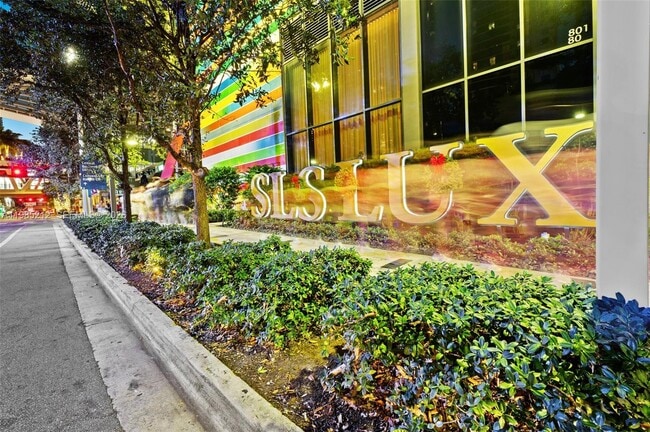 801 S Miami Ave, Unit 2705 in Miami, FL - Building Photo - Building Photo