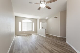 5908 Cherry Falls Ct in Las Vegas, NV - Foto de edificio - Building Photo