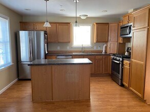 4 Chase St, Unit 4B in Hampton, NH - Foto de edificio - Building Photo