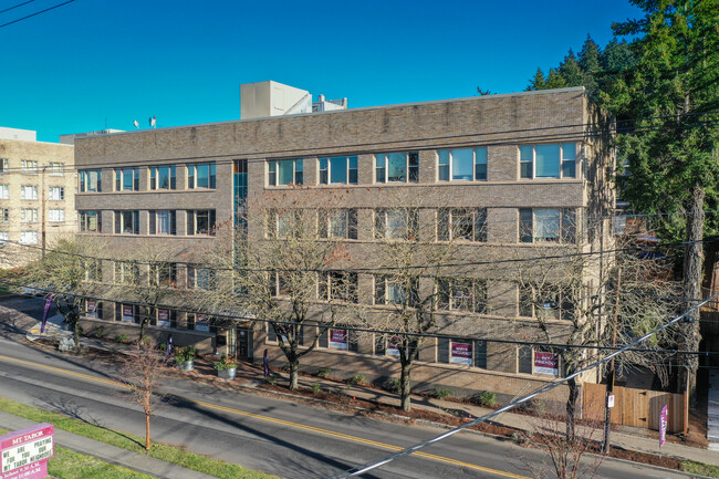 Tabor Commons in Portland, OR - Foto de edificio - Building Photo