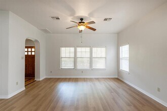 13604 Caldwell Dr in Austin, TX - Building Photo - Building Photo