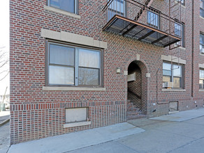 21-11 27th St in Astoria, NY - Building Photo - Building Photo