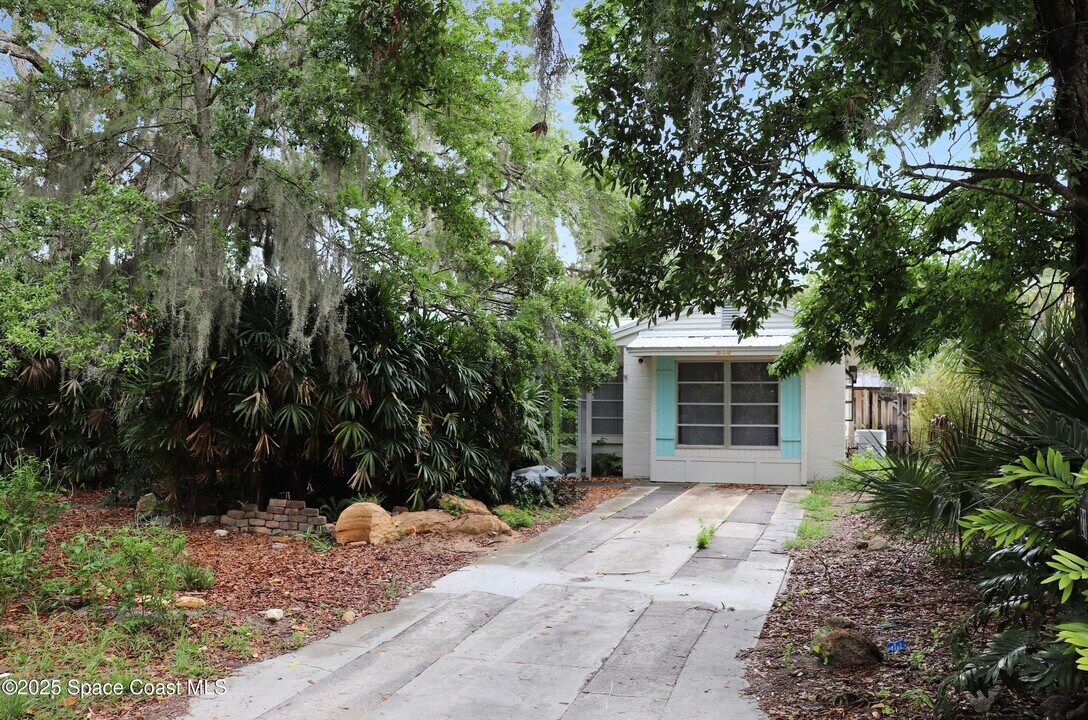 21 N Fernwood Dr in Rockledge, FL - Building Photo