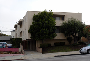 922 Centinela Ave Apartamentos