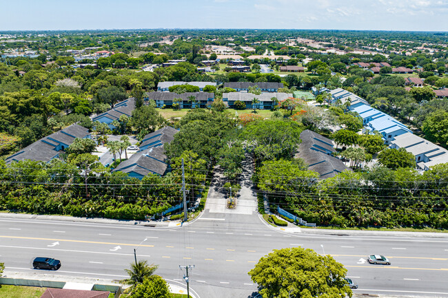 Carriage Gate Condominiums in Boynton Beach, FL - Building Photo - Building Photo