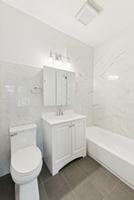 8423 S Colfax Ave in Chicago, IL - Building Photo - Building Photo