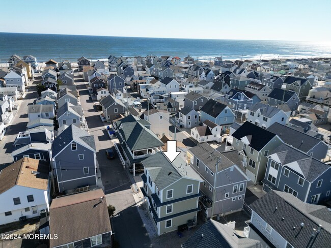 73 Channel Way in Lavallette, NJ - Foto de edificio - Building Photo