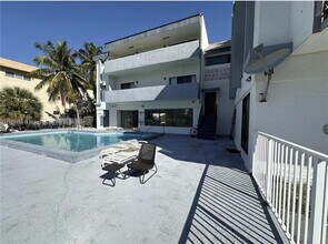 3582 NE 171 St in Sunny Isles Beach, FL - Building Photo - Building Photo