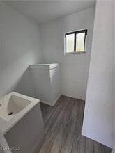 239 W New York Ave in Las Vegas, NV - Building Photo - Building Photo