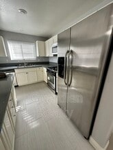 401 Pine Haven St in Las Vegas, NV - Building Photo - Building Photo