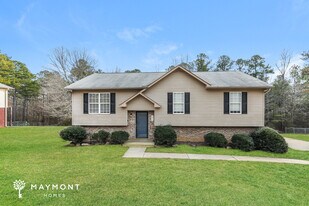 694 S Hillcrest Rd in Odenville, AL - Building Photo