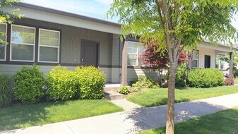 11306 NE 16th St in Vancouver, WA - Building Photo
