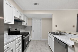 898 Chippendale Ln in Norcross, GA - Building Photo - Building Photo