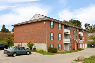 2301 Anderson Rd in Crescent Springs, KY - Building Photo - Building Photo