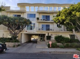 1477 Canfield Ave. Apartments in Los Angeles, CA - Building Photo