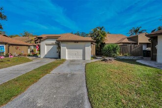 1908 Bayshore Ct in Safety Harbor, FL - Building Photo - Building Photo