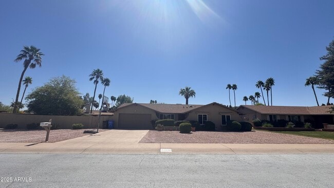 11027 N 41st St in Phoenix, AZ - Building Photo - Building Photo