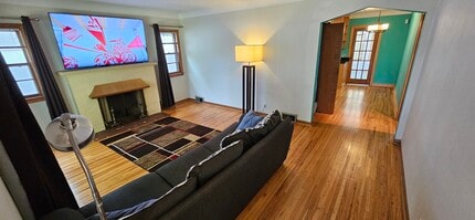 3046 McKinley St NE in Minneapolis, MN - Foto de edificio - Building Photo
