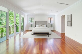 3665 Justison Rd in Miami, FL - Building Photo - Building Photo