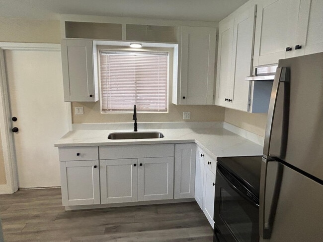 property at 726 E 3rd Ave