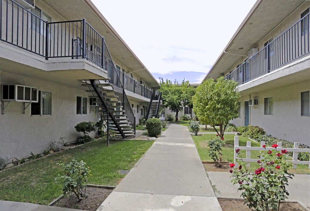 Ethan Apartments in Sacramento, CA - Foto de edificio