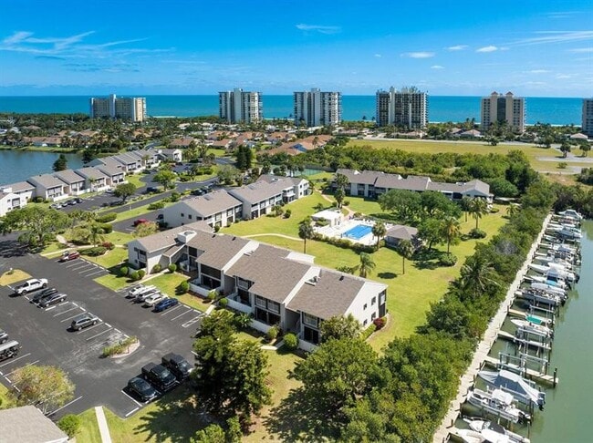 property at 3216 S Lakeview Cir